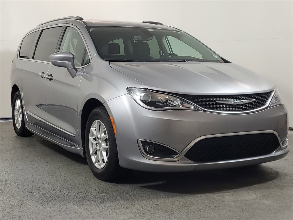 2020 Chrysler Pacifica Touring L's photo
