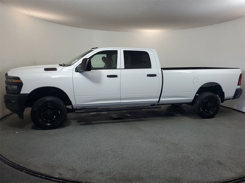 2026 Ram 2500 Tradesman photo 4