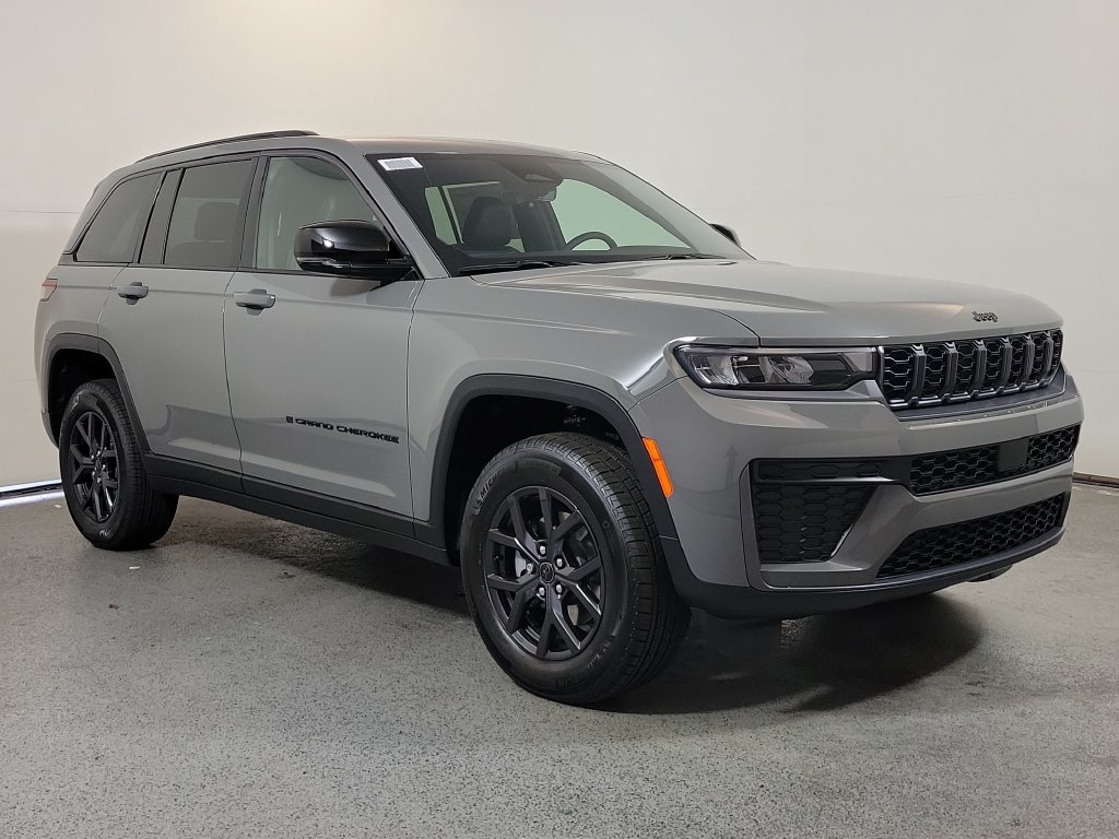New 2027 Jeep Grand Cherokee 2 Row LAREDO 4X4 Sport Utility
