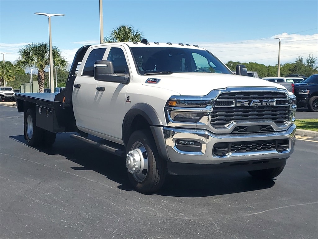 New 2025 Ram 5500 Chassis Cab 5500 TRADESMAN CHASSIS CREW CAB 4X4 84' CA Pickup