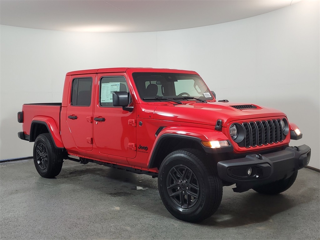 2025 Jeep Gladiator Sport S's photo