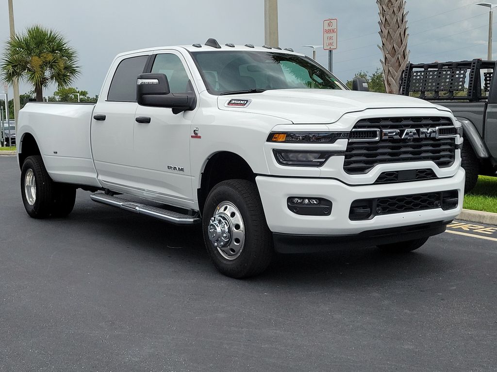 2026 Ram 3500 BIG HORN CREW CAB 4X4 8' BOX Pickup