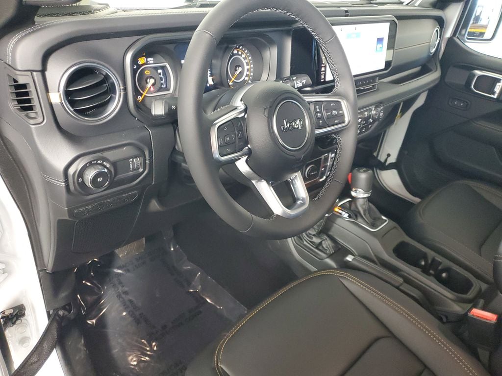 2026 Jeep Wrangler 4-Door Sahara - Photo 10