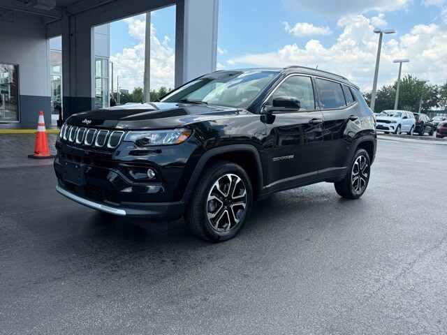 2022 Jeep Compass Limited photo 2