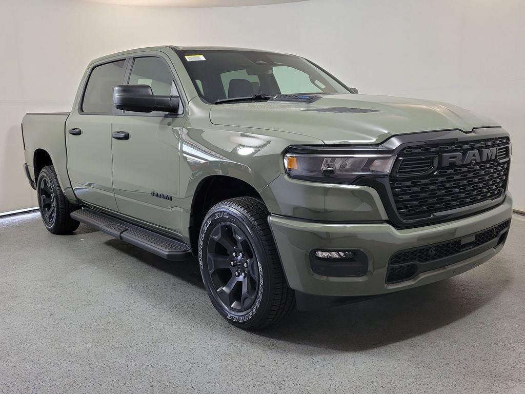 New 2026 Ram 1500 EXPRESS CREW CAB 4X4 5'7 BOX Pickup