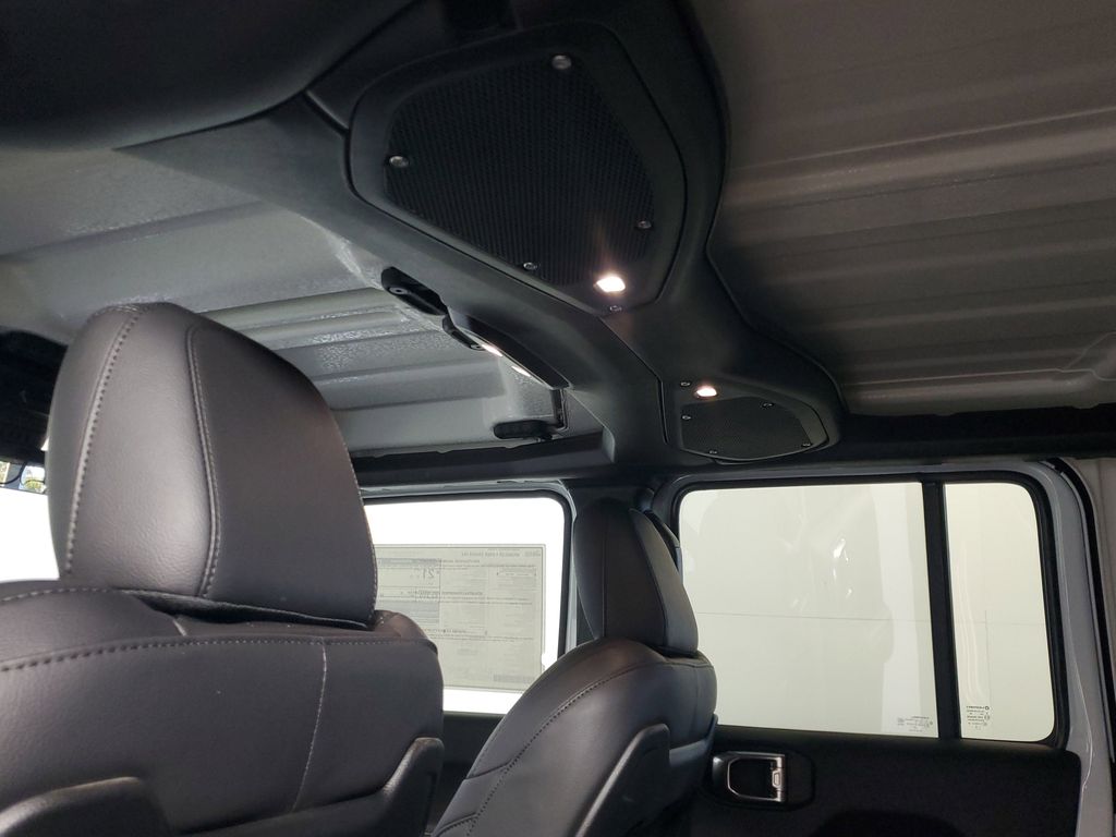 2026 Jeep Wrangler 4-Door Sahara - Photo 23