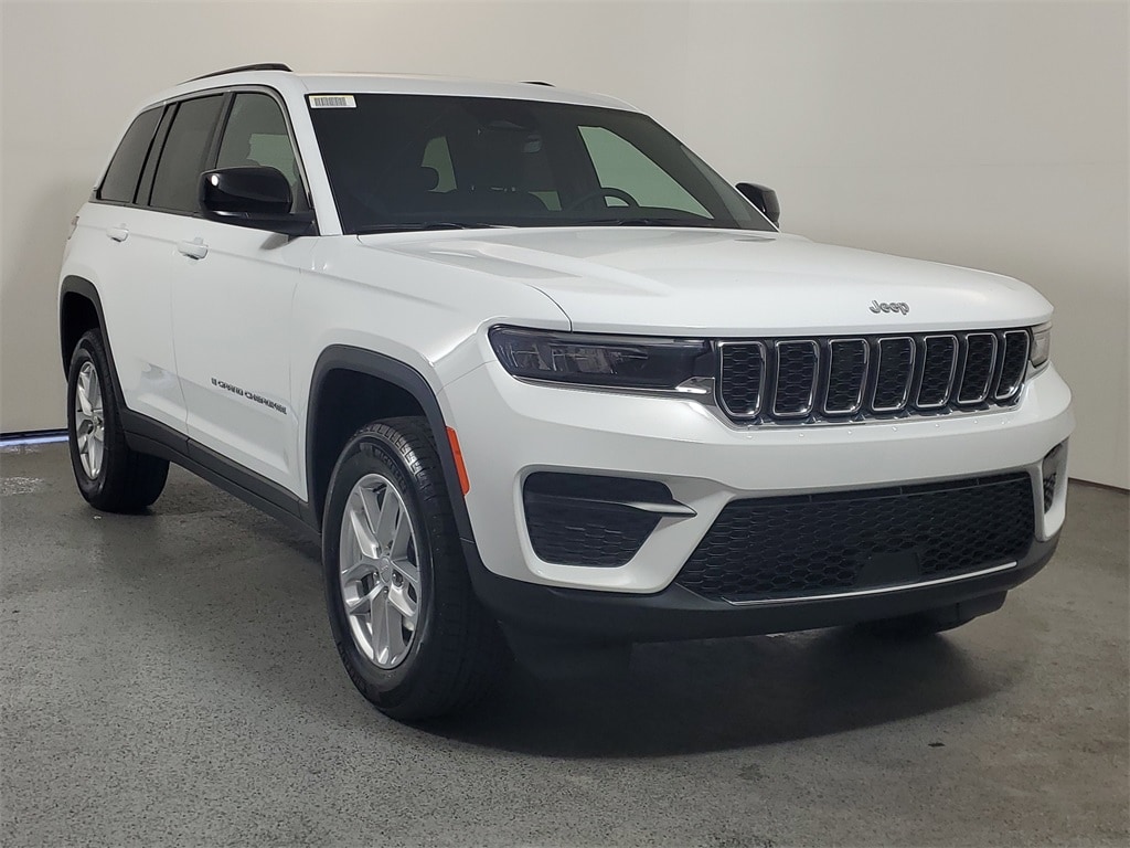 2025 Jeep Grand Cherokee Laredo's photo