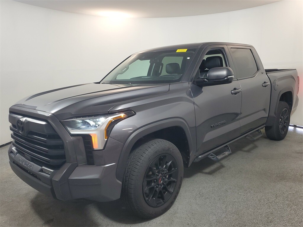 2024 Toyota Tundra SR5 photo 3