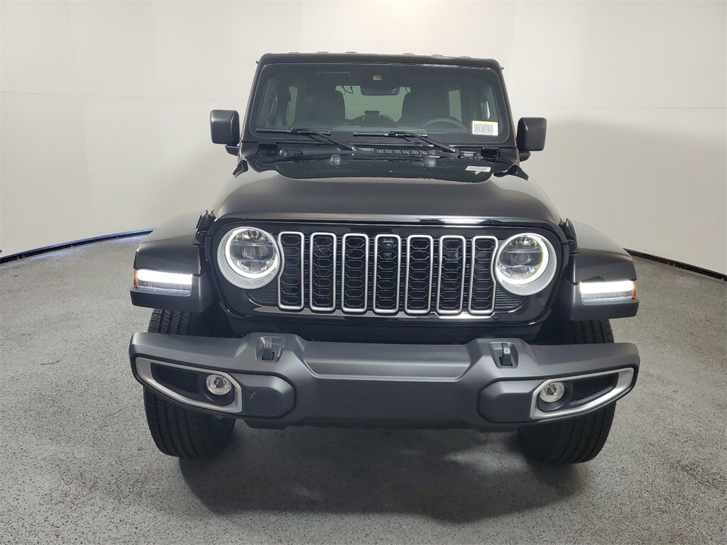 2025 Jeep Wrangler Sahara photo 2