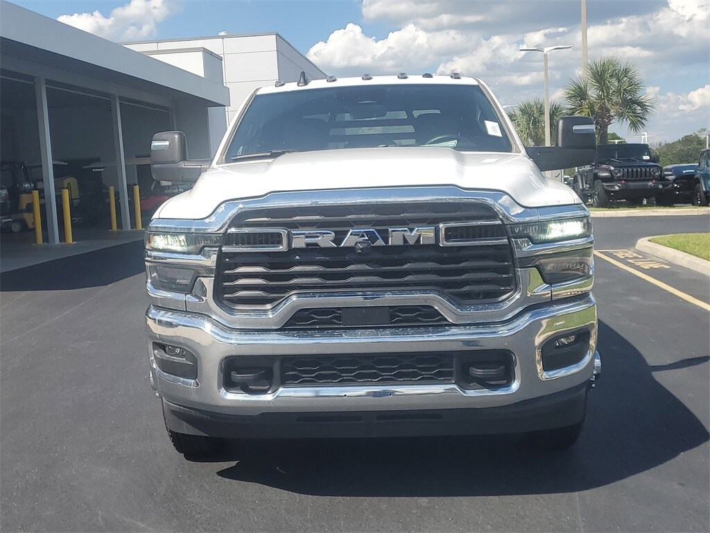 2025 Ram 3500 Tradesman photo 2