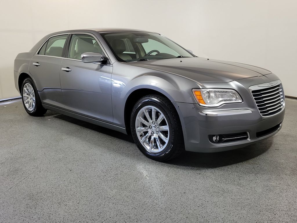 2011 Chrysler 300 Limited's photo