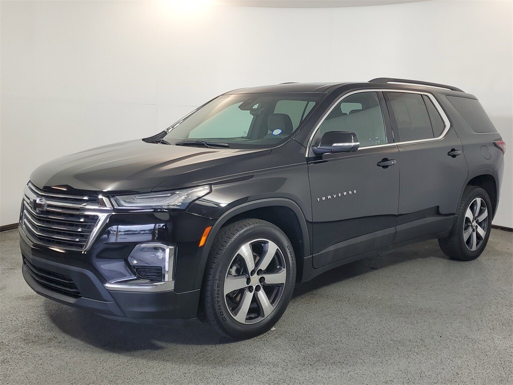 2022 Chevrolet Traverse Leather photo 3