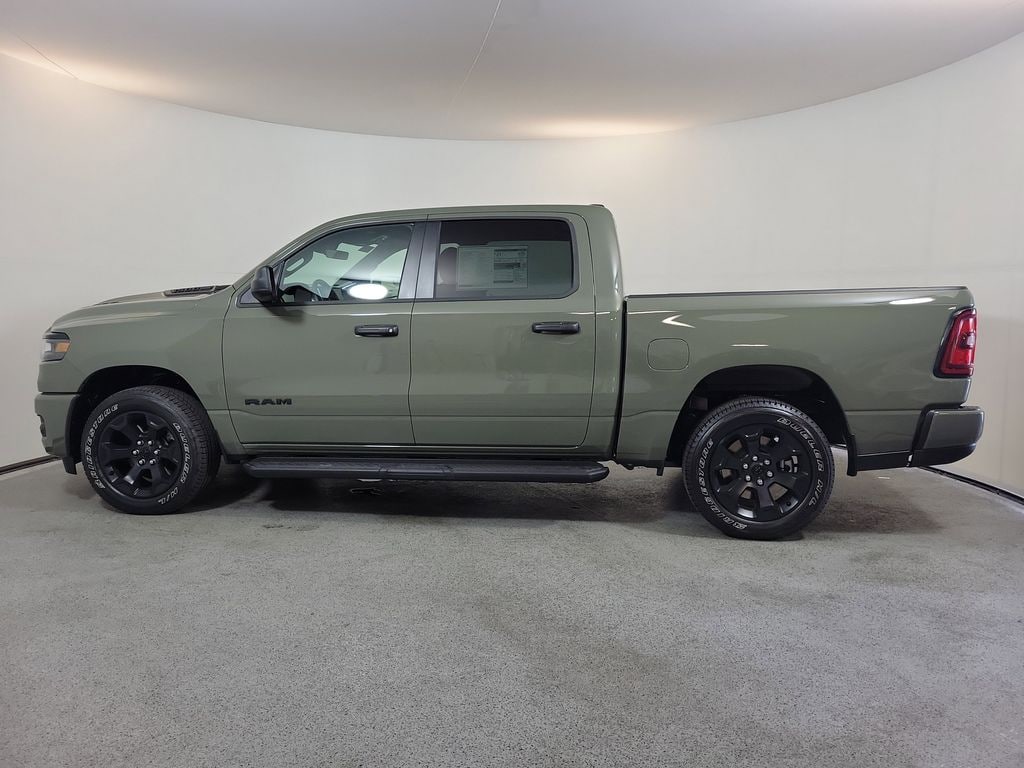 New 2026 Ram 1500 EXPRESS CREW CAB 4X4 5'7 BOX Pickup