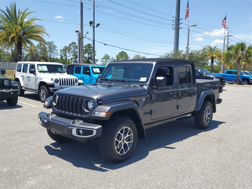2024 Jeep Gladiator Sport S photo 2