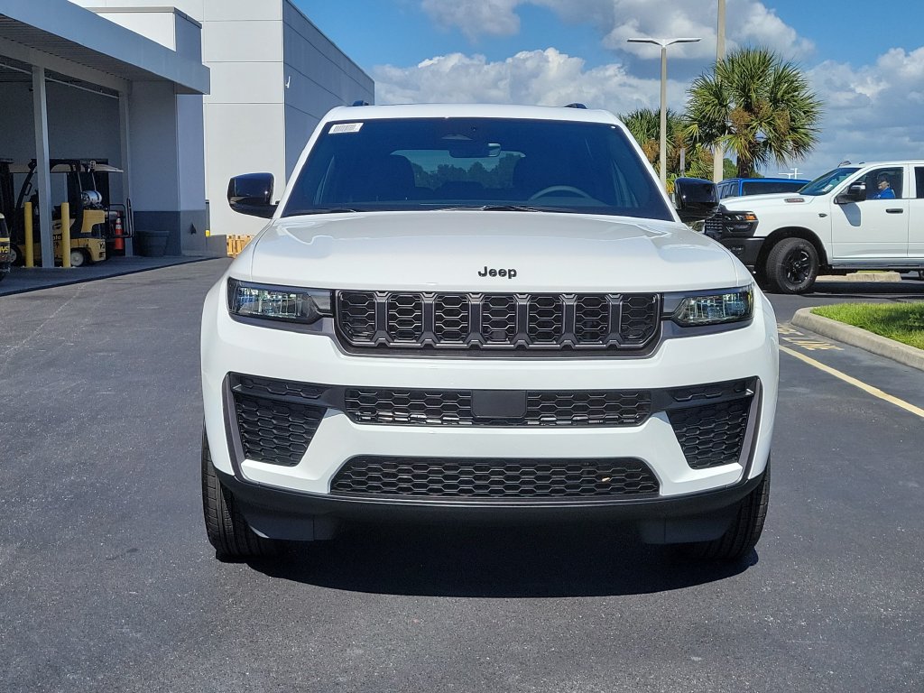 New 2027 Jeep Grand Cherokee 2 Row LAREDO 4X4 Sport Utility