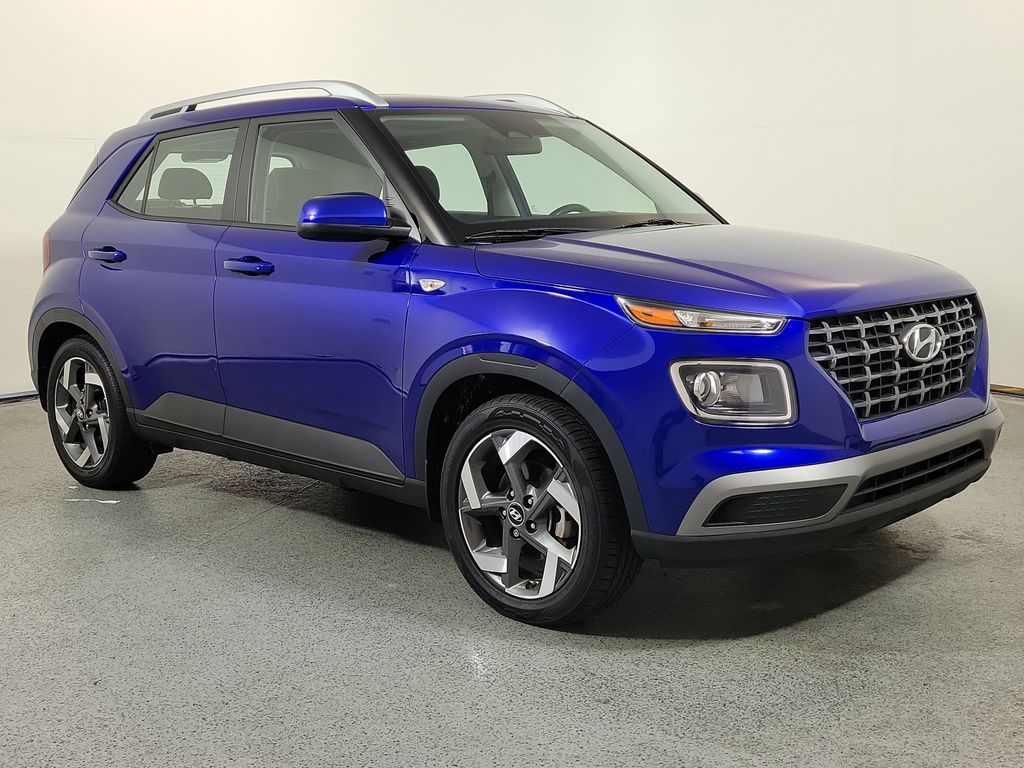 2023 Hyundai Venue SEL IVT's photo