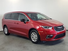 2026 Chrysler Pacifica SELECT Passenger Van