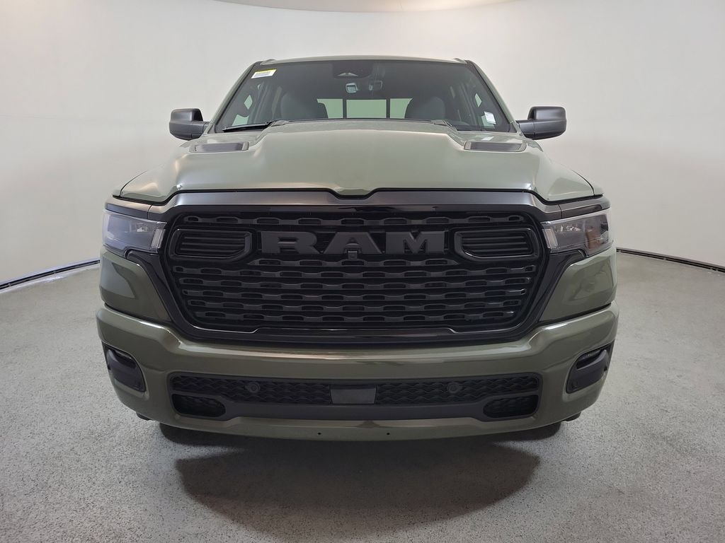 New 2026 Ram 1500 EXPRESS CREW CAB 4X4 5'7 BOX Pickup