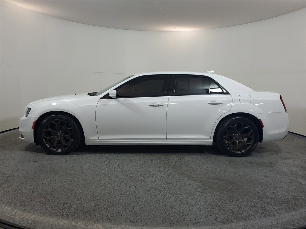 2019 Chrysler 300 S photo 4