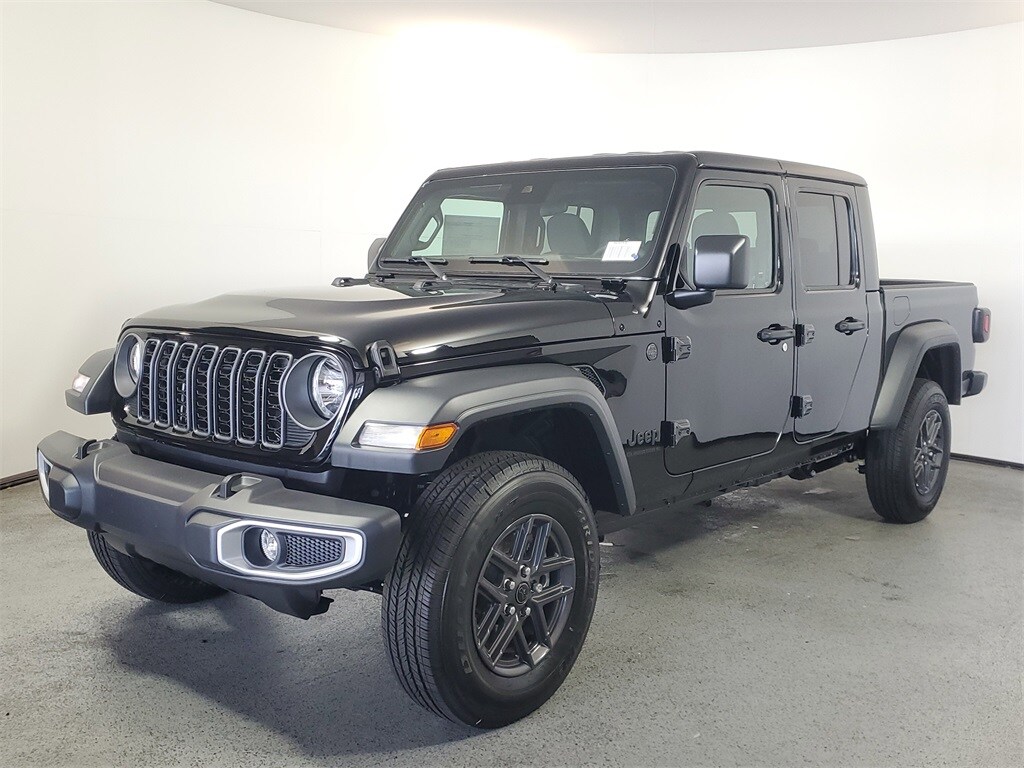 2025 Jeep Gladiator Sport S photo 3