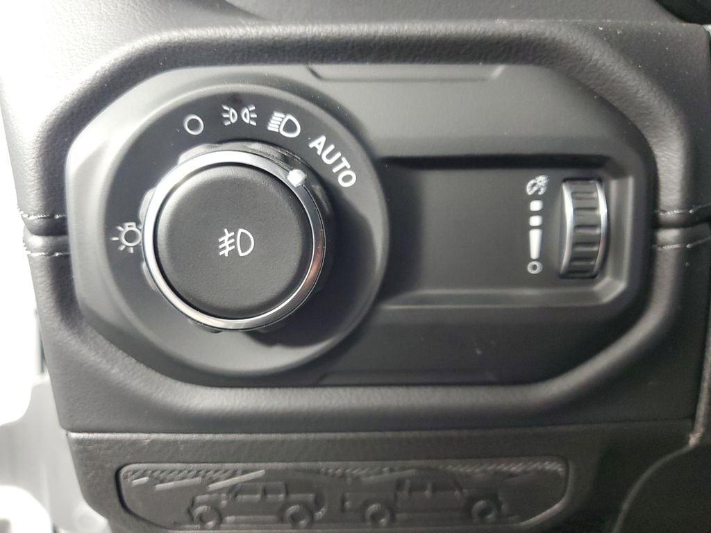 2026 Jeep Wrangler 4-Door Sahara - Photo 12