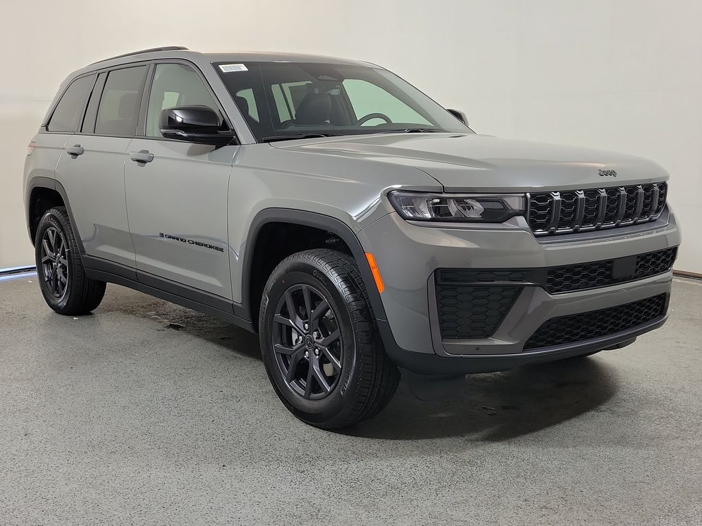 New 2027 Jeep Grand Cherokee 2 Row LAREDO 4X Sport Utility