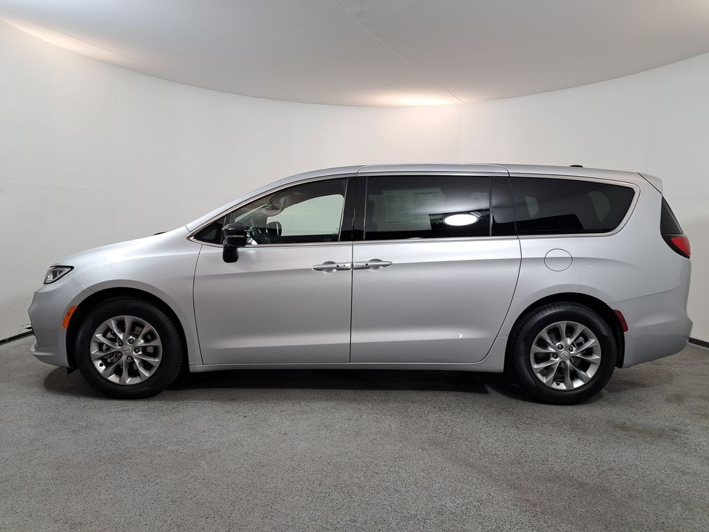 New 2026 Chrysler Pacifica LIMITED Passenger Van