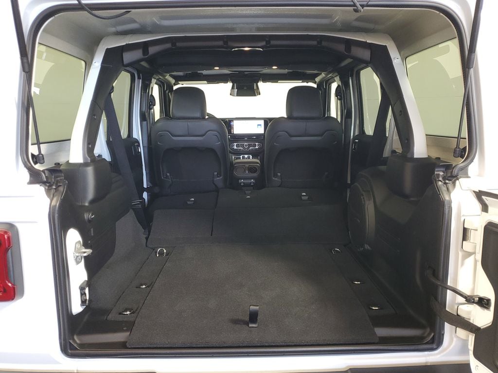2026 Jeep Wrangler 4-Door Sahara - Photo 26