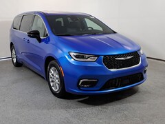2026 Chrysler Pacifica SELECT Passenger Van