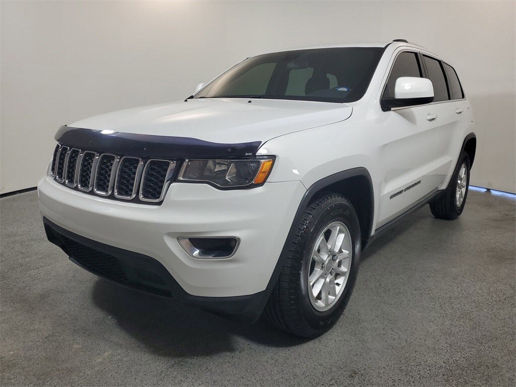 2020 Jeep Grand Cherokee Laredo E photo 3