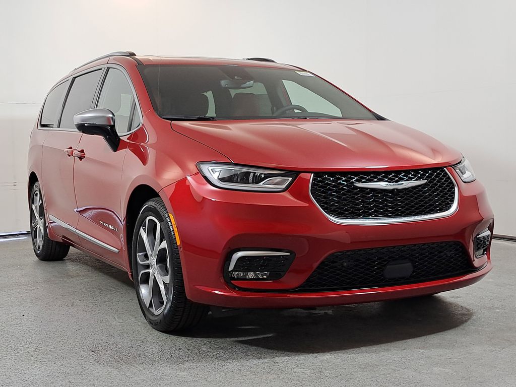 2026 Chrysler Pacifica Pinnacle's photo