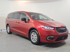 2026 Chrysler Pacifica SELECT Passenger Van