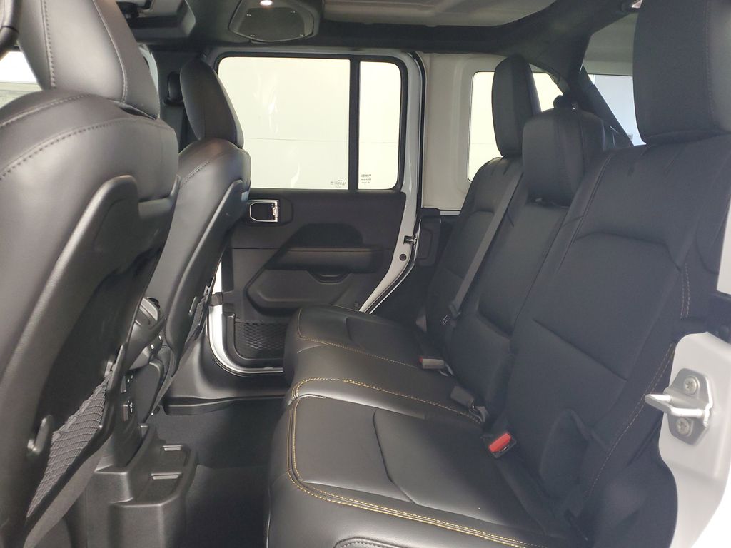 2026 Jeep Wrangler 4-Door Sahara - Photo 22