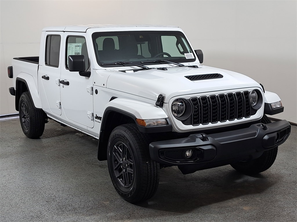 2025 Jeep Gladiator Sport S's photo