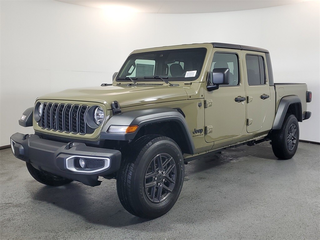 2025 Jeep Gladiator Sport S photo 3