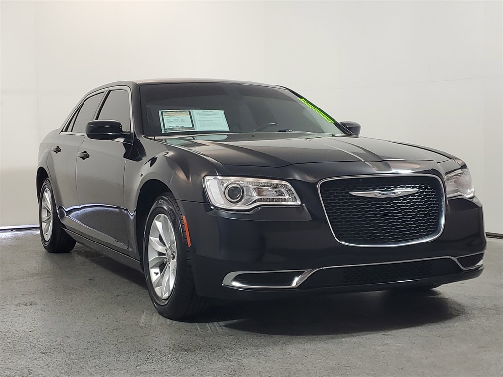 2019 Chrysler 300 Touring