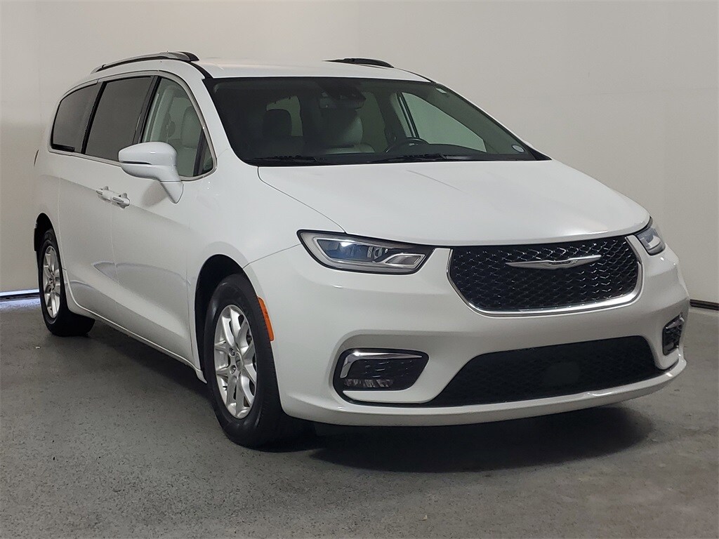 2021 Chrysler Pacifica Touring L's photo