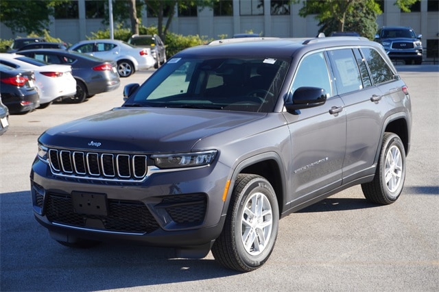 Used 2024 Jeep Grand Cherokee Laredo with VIN 1C4RJHAG4RC150784 for sale in Arlington Heights, IL