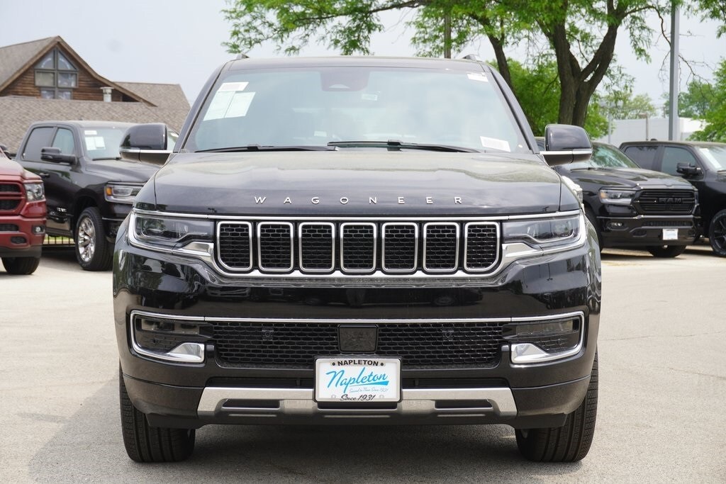 2023 Jeep Wagoneer L Series III photo 3