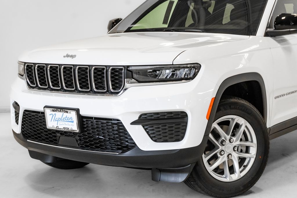 New 2026 Jeep Grand Cherokee LAREDO 4X4 Sport Utility