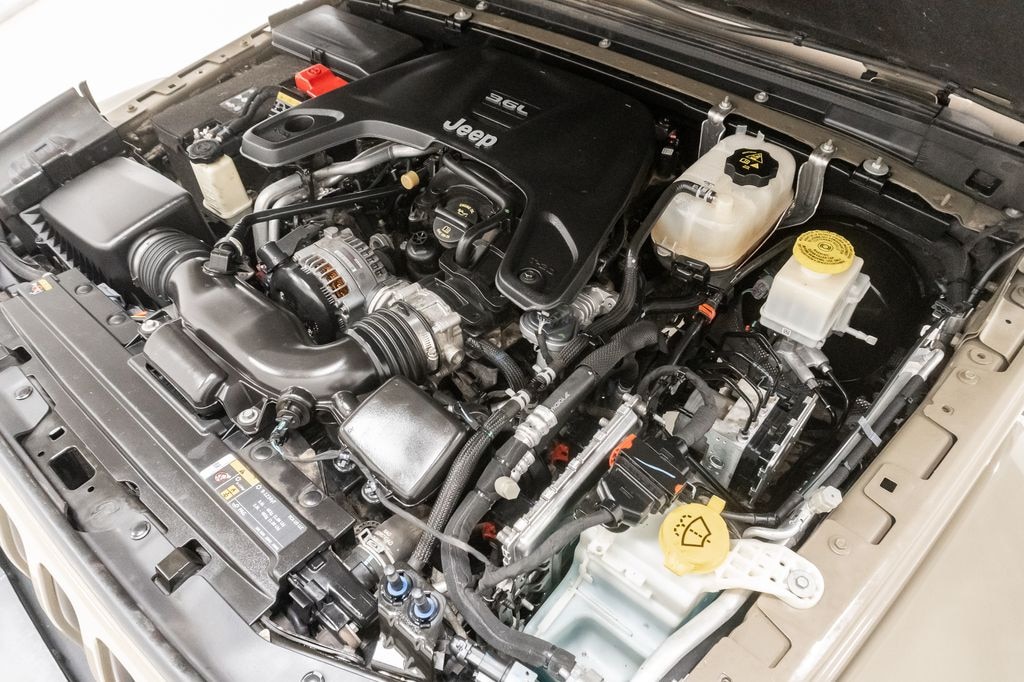 Used 2020 Jeep Gladiator Altitude Truck