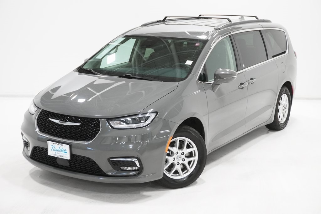 Used 2022 Chrysler Pacifica Touring L with VIN 2C4RC1BG5NR214963 for sale in Arlington Heights, IL
