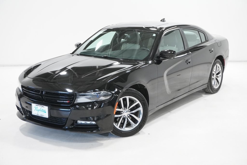 Used 2015 Dodge Charger SXT with VIN 2C3CDXHG8FH836725 for sale in Arlington Heights, IL