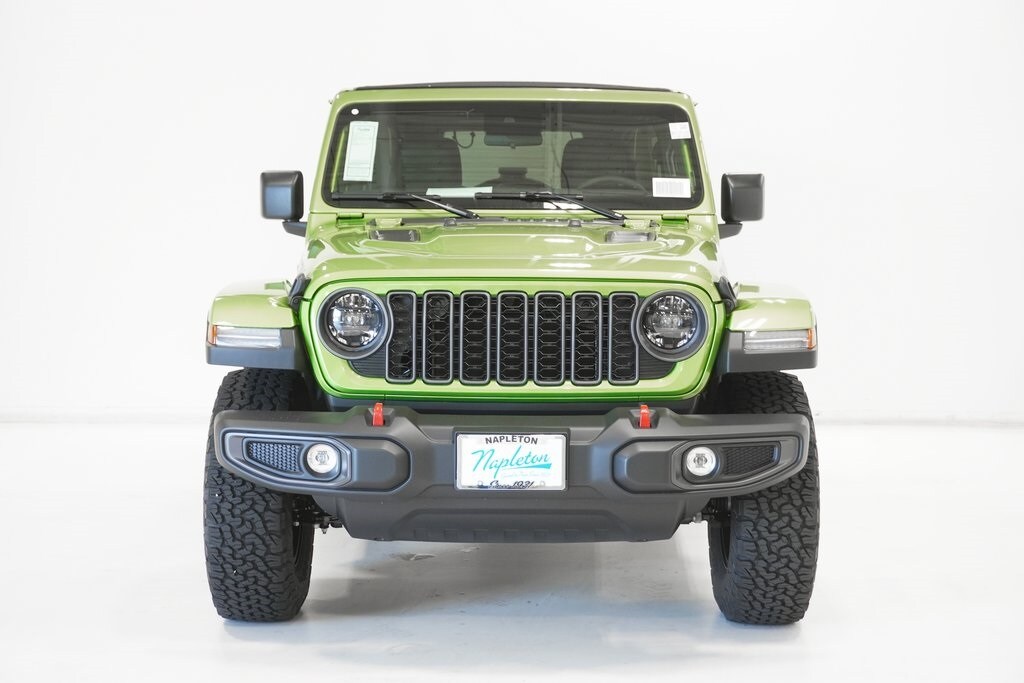 2025 Jeep Wrangler Rubicon photo 3