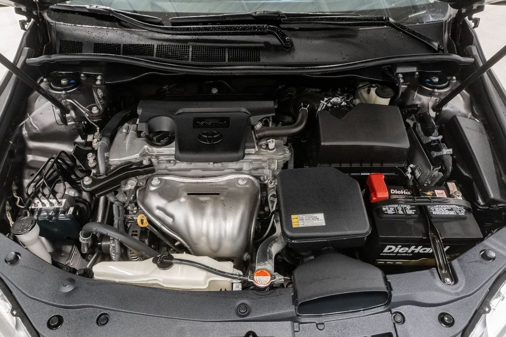 Used 2016 Toyota Camry SE Sedan
