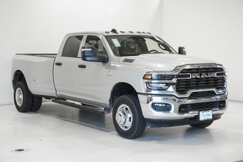 2026 Ram 3500 Tradesman photo 4