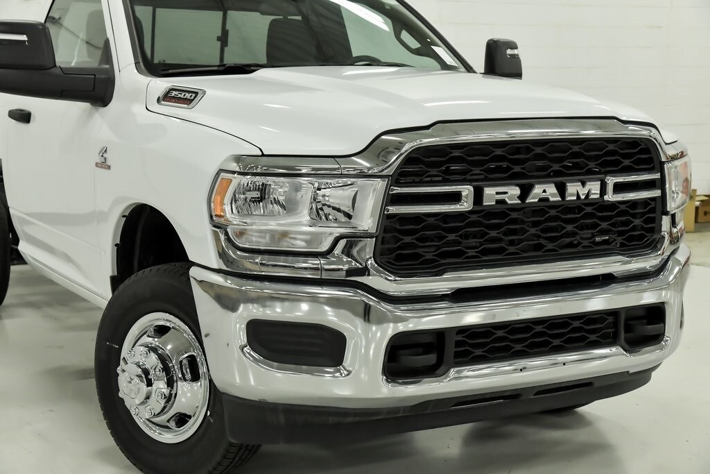 2023 Ram 3500 Tradesman photo 2