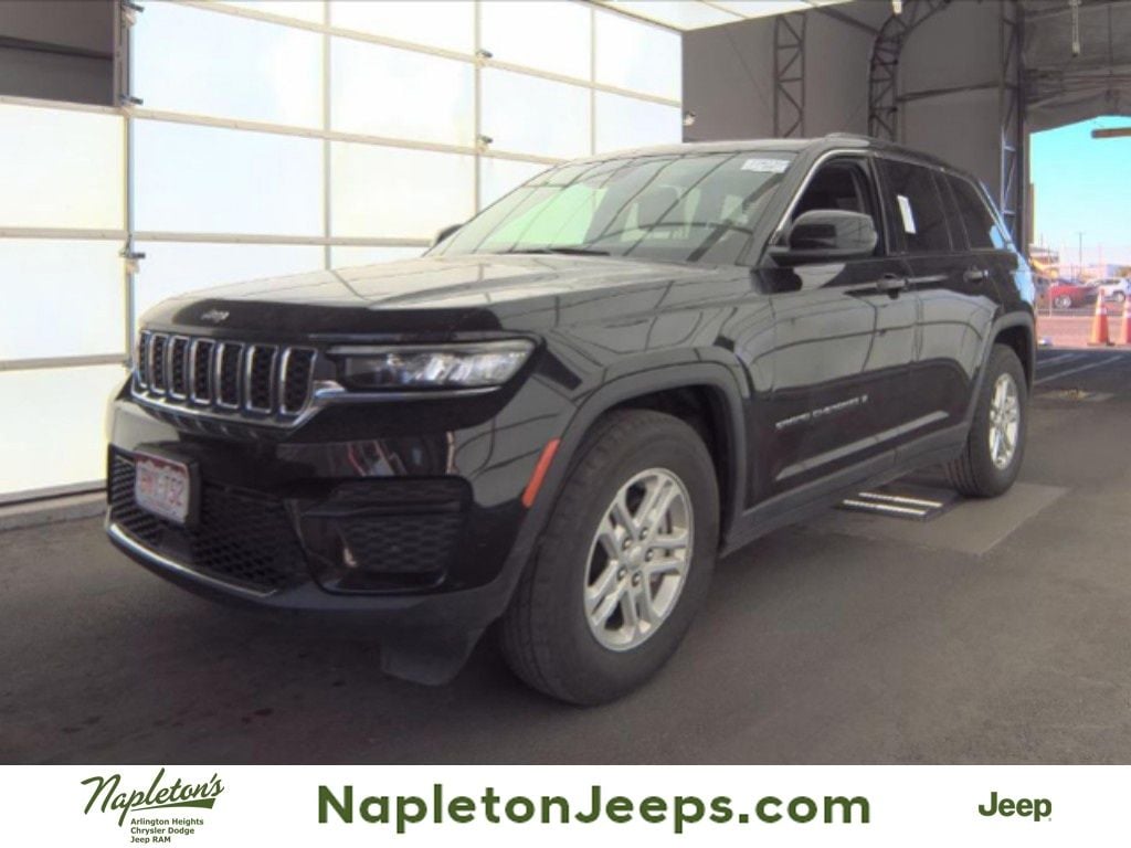 2024 Jeep Grand Cherokee Laredo 4x4's photo