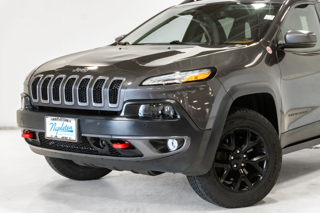 Used 2015 Jeep Cherokee Trailhawk with VIN 1C4PJMBSXFW708182 for sale in Arlington Heights, IL