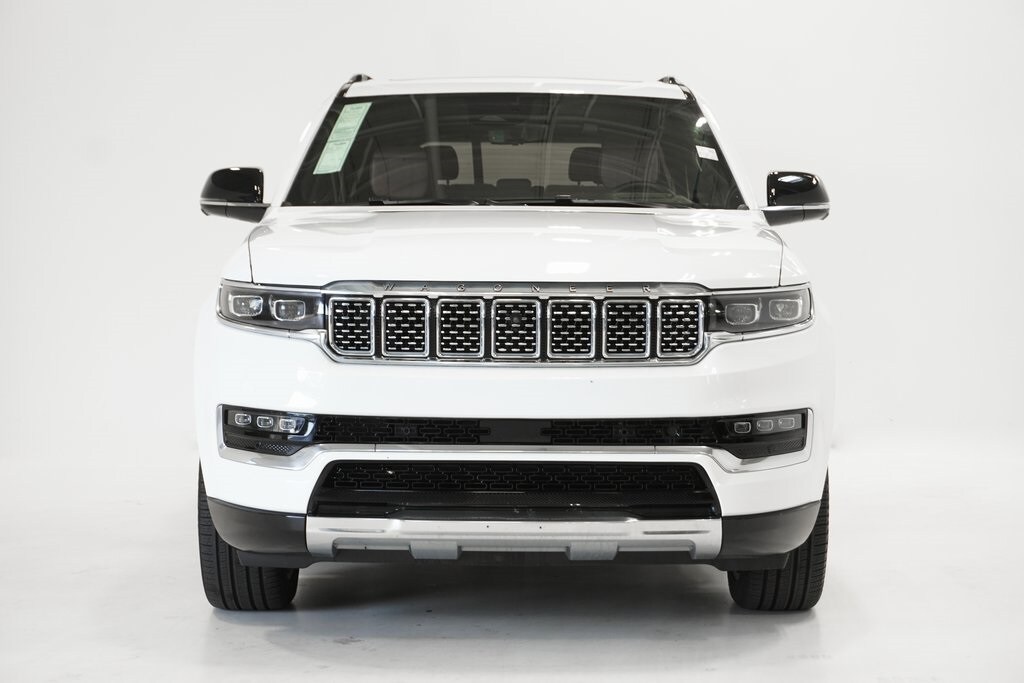 2023 Jeep Grand Wagoneer III photo 2